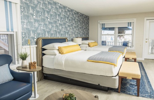 Port Jefferson Hotel | Danfords Hotel and Marina