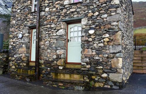 Scales House | Danika East