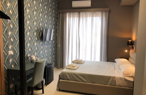 Bari City Centre House | Dante 11 Guesthouse - Junior Suite Noce by Apulia Accommodation