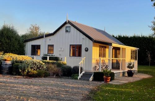 Martinborough Villa | Dara Vineyard Cottage