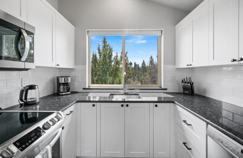 Bend House | Dara Work Friendly Irish Farmhouse