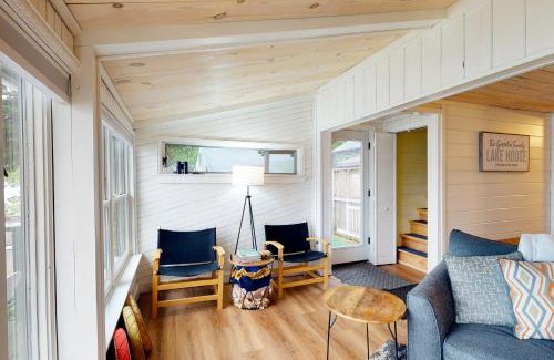 Weeks Mills House | Dark Harbour Cottage