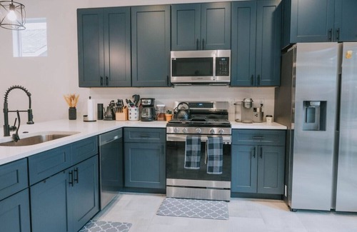 Mountainaire House | Dark Sky Chalet - Pet-Friendly