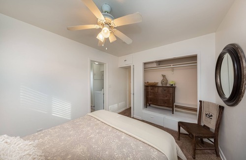 Caldwell House | Darling Downtown Everett+Wifi+Long term Stay+Dog Friendly