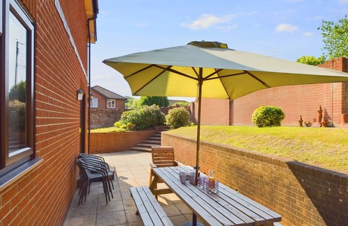 Totland Bay Ski Chalet | Dartmouth House - Bayside