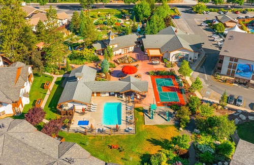 Downtown Leavenworth Apartment | Dasha's Snowboard Track - Icicle Village