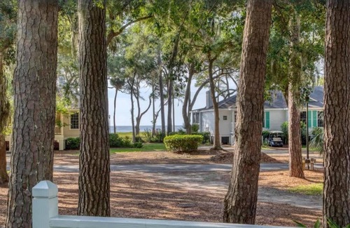 Melrose on the Beach House | Daufuskie Island Beach Cottage with Yard