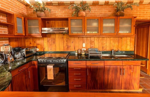 Panajachel House | David's Den Atilán - Elegant 3-Bedroom, 3-Bath Home in a Verdant Garden Setting