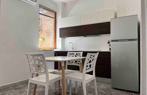 Brindisi Apartment | Davis Apartment