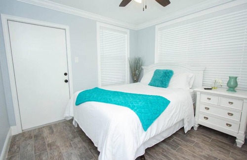 Davis Islands Apartment | Davis Island Near Amalie Arena. Ybor City. Downtown & Tampa General