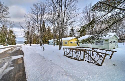 Charlevoix House | Day Trips to Boyne Mtn! Cabin Near Lake Charlevoix