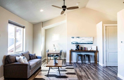 Orderville Apartment | Daybreak Mountain Home Studio @ East Zion