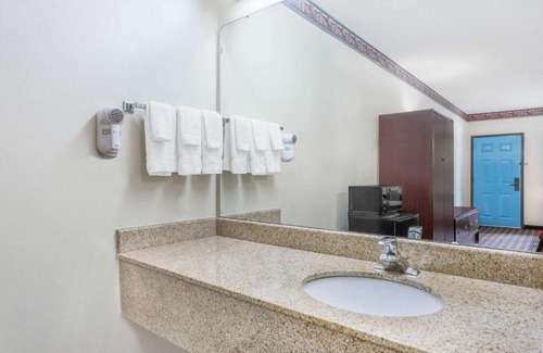 Blythewood Hotel | Days Inn by Wyndham Blythewood North Columbia