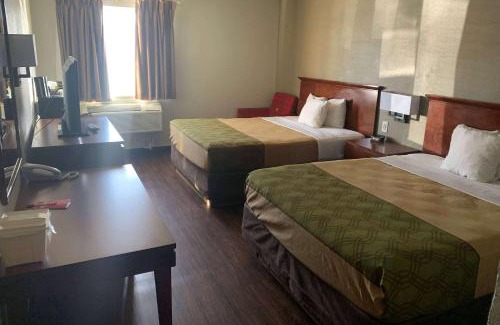 Canon City Cabin | Days Inn by Wyndham Canon City