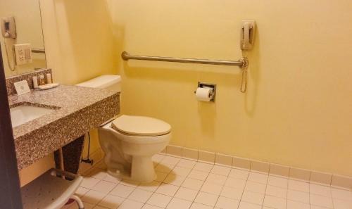 Collinsville Hotel | Days Inn by Wyndham Collinsville St Louis