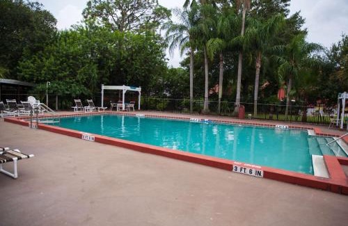 Cocoa Hotel | Days Inn by Wyndham Cocoa Cruiseport West At I-95/524
