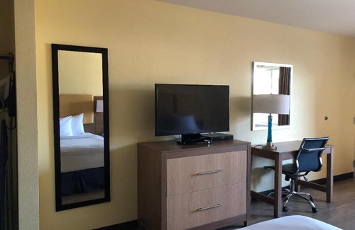 Hayward Hotel | Days Inn by Wyndham Hayward Airport