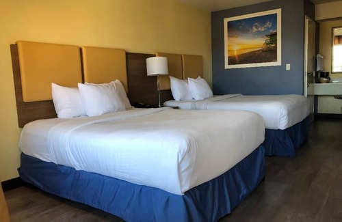 Hayward Hotel | Days Inn by Wyndham Hayward Airport