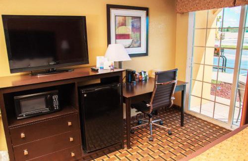 Joplin Hotel | Days Inn by Wyndham Joplin