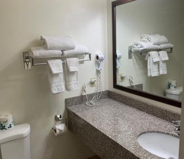 Lake Point Hotel | Days Inn by Wyndham Lake Point