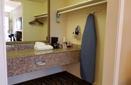 Leesville Hotel | Days Inn by Wyndham Leesville