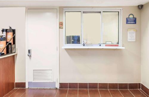 Talbot's Corner Hotel | Days Inn by Wyndham Nashville N Opryland/Grand Ole Opry