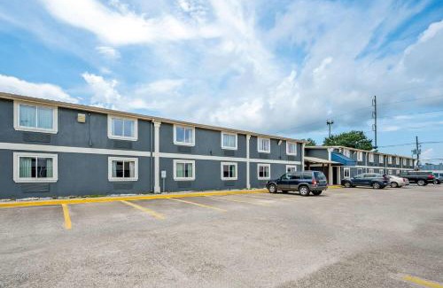 Desire Area Hotel | Days Inn by Wyndham New Orleans Pontchartrain