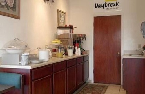 Okemah Hotel | Days Inn by Wyndham Okemah