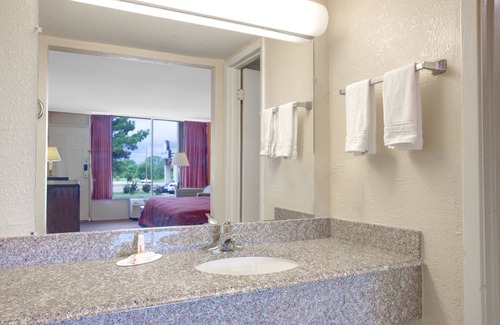 Okemah Hotel | Days Inn by Wyndham Okemah