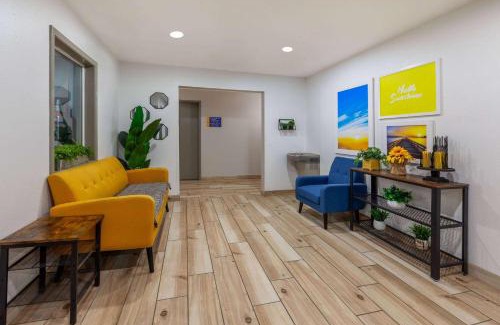 Sturtevant Hotel | Days Inn by Wyndham Racine/Sturtevant