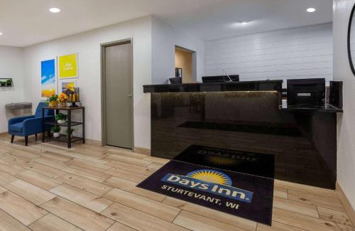 Sturtevant Hotel | Days Inn by Wyndham Racine/Sturtevant