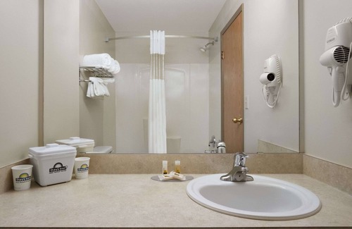 Red Deer Hotel | Days Inn by Wyndham Red Deer