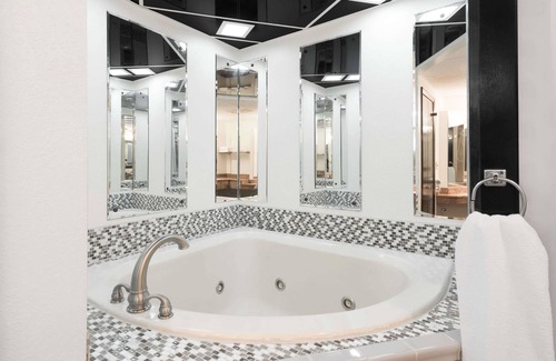 Barton Hotel | Days Inn by Wyndham St Clairsville