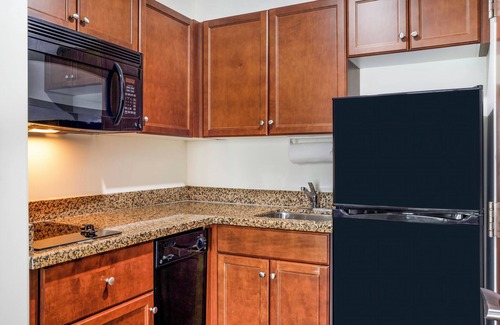 Sherwood Park Hotel | Days Inn & Suites by Wyndham Sherwood Park Edmonton