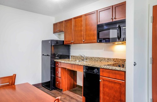 Sherwood Park Hotel | Days Inn & Suites by Wyndham Sherwood Park Edmonton