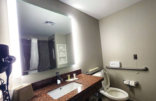 Russellville Hotel | Days Inn & Suites by Wyndham Russellville