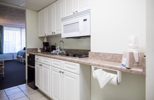Jekyll Island Hotel | Days Inn & Suites by Wyndham Jekyll Island