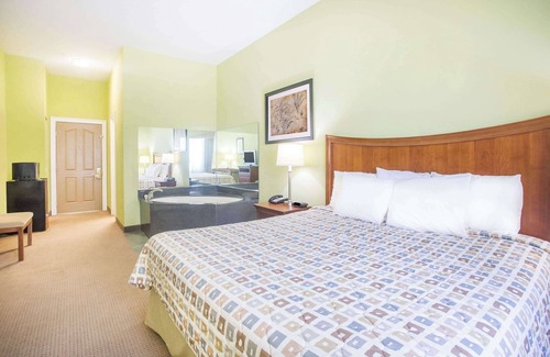 Swainsboro Hotel | Days Inn & Suites by Wyndham Swainsboro