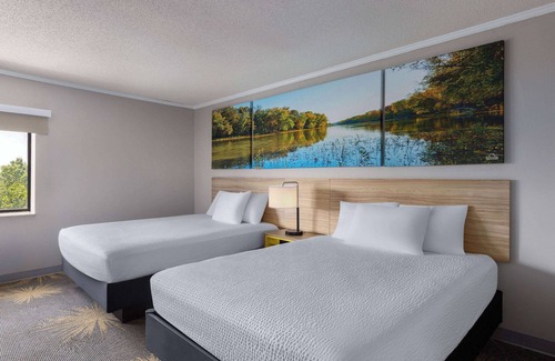 Kansas City Hotel | Days Inn & Suites by Wyndham Kansas City South