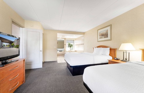 Roseville Hotel | Days Inn & Suites by Wyndham Roseville/Detroit Area