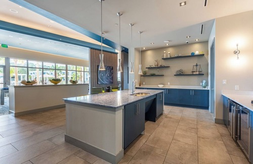 Daytona Beach Apartment | Daytona 2BR Getaway Parking Family & Pet-friendly