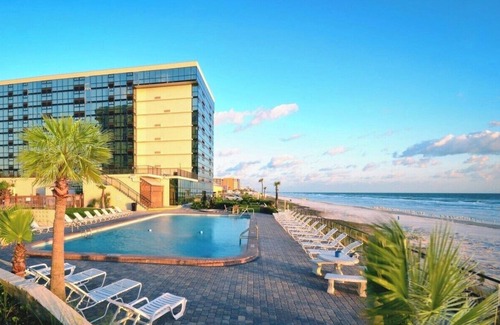 Daytona Beach Apartment | Daytona Beach Sunrise retreat