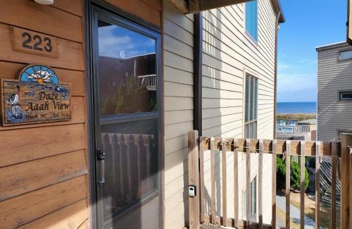 Duck House | Daze Aaah View