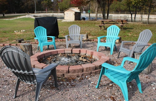 Kingston Apartment | Dazeoff Too - Pet Friendly Suite 1 Bedroom Hotel Room by The Lodges at Fossil Creek
