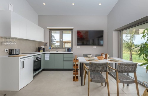 Tingaki Villa | Dazzling Kos Villa | Villa Lily-Luna | 3 Bedrooms | Spacious Furnished