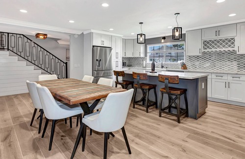 Huntington Beach House | Dazzling Oasis Resort Pool & Hot Tub, Outdoor TV, A/C, Close 2 Beach & Disney!