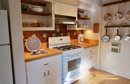Villa Grande House | Dazzling & Spacious Russian Riverfront 3-Bd, 2ba Vintage-Modern home, sleeps 6-8