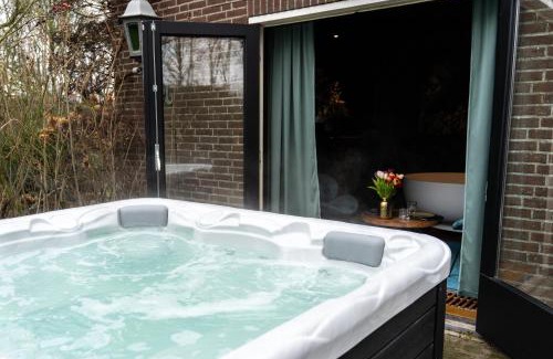 's-Hertogenbosch House | De luxe Bed &Wellness