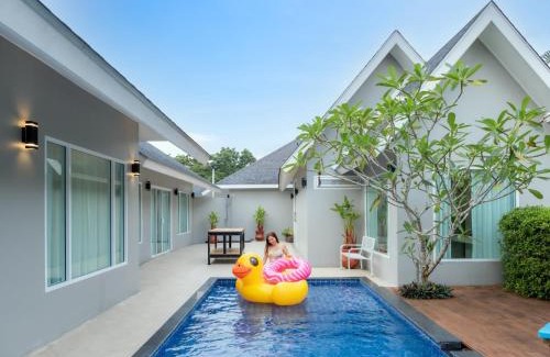 Thep Kasattri Villa | De palm poolvilla by KC