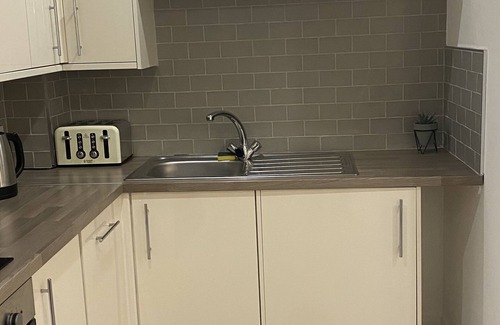 Kirkheaton Apartment | Dealhouse F7- Apartments